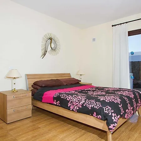 Playa Blanca Sleeps 8 Air Con Wifi *