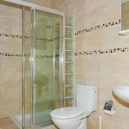 Playa Blanca Sleeps 8 Air Con Wifi Villa Playa Blanca (Lanzarote)