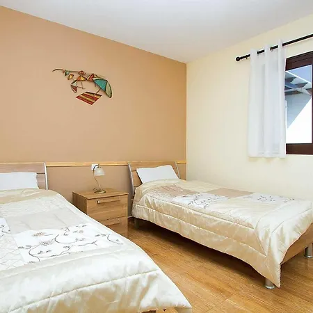 Playa Blanca Sleeps 8 Air Con Wifi * Коста Бланка